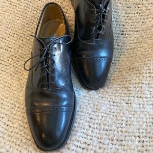 Johnston & Murphy size 9 DB. Black.